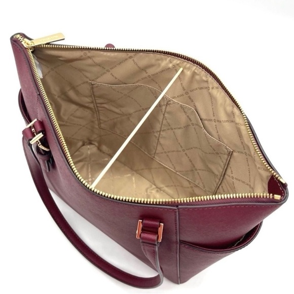 Michael Kors Large Charlotte Tote Bag
Ruby Red - Picture 5 of 8